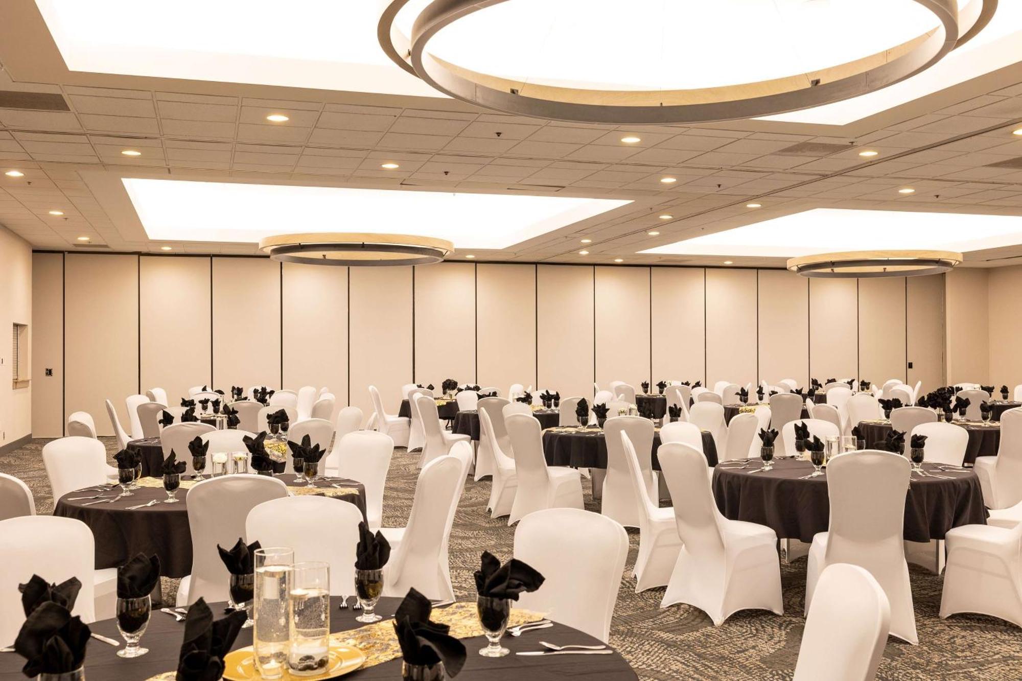 Doubletree By Hilton Austin, Mn Ξενοδοχείο Εξωτερικό φωτογραφία